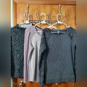Women's SWEATSHIRTS 3 Pieces Bundle, Size: Medium - Maurices, Under Armour, NTCO